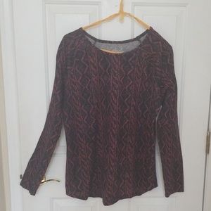 Long-sleeved top